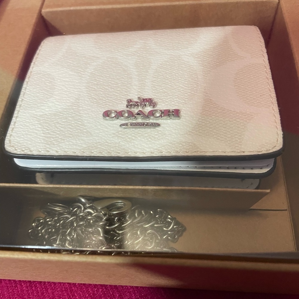 NWT COACH box set: mini wallet with crossbody chain and two charms. - Picture 6 of 16